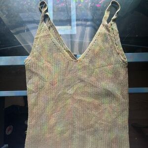 Green crop tank top